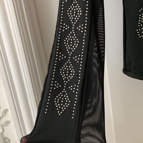 Branded size large front and sleeve sequined black bodysuit - Picture 3 of 9